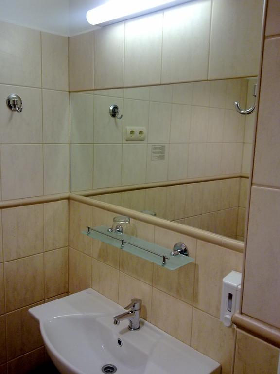 Hotel Eszterhazy Karoly Egyetem Erlau Zimmer foto