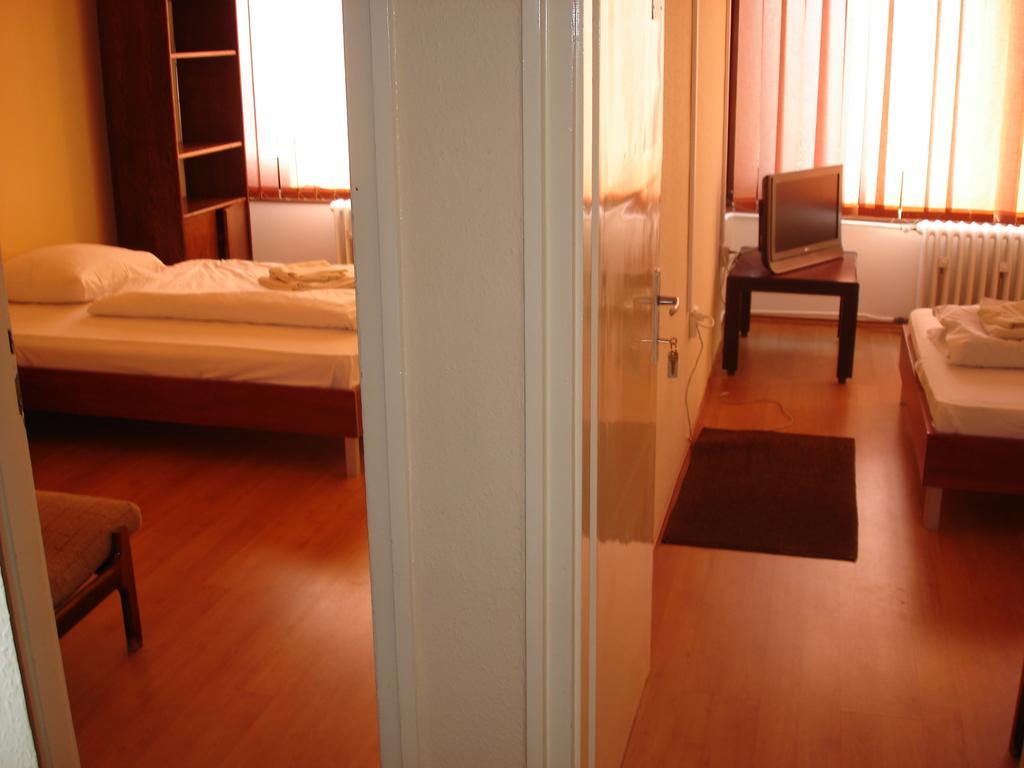 Hotel Eszterhazy Karoly Egyetem Erlau Exterior foto