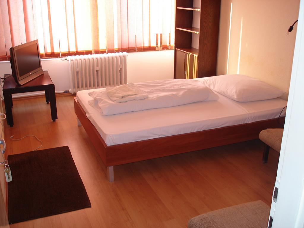 Hotel Eszterhazy Karoly Egyetem Erlau Zimmer foto